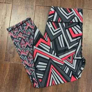 Like New Fabletics Tribal Salar Capri Leggings Sml